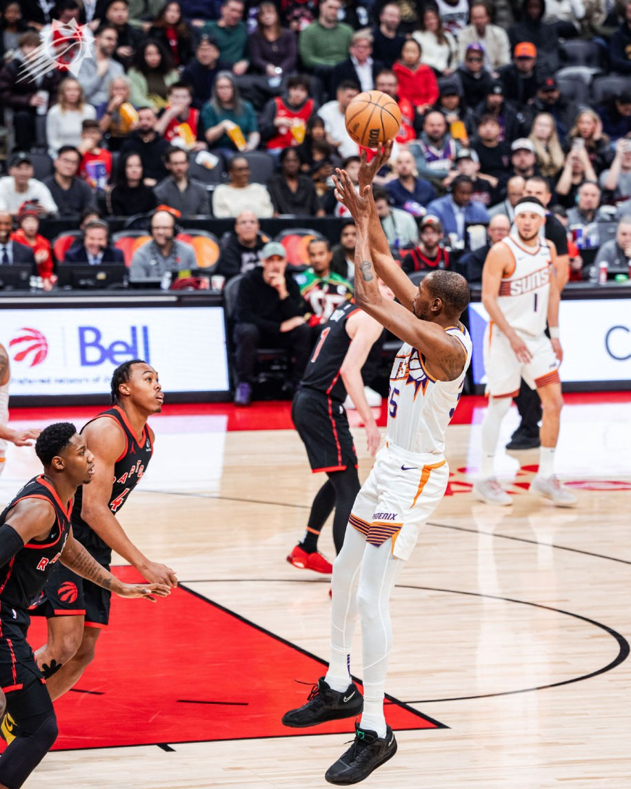 多米体育app关于多伦多猛龙训练开放日；关键时刻复出首秀引欢呼；NBA常规赛在即；控场能力受关注的信息