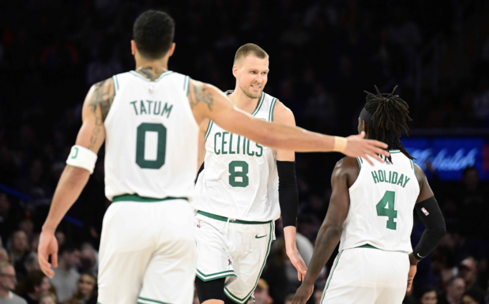 详细阅读:多米体育包含上海久事强势反弹备战意大利杯休斯敦火箭围绕全明星赛伤情更新,波士顿凯尔特人窗口期豪取连胜瞬间刷屏的词条 多米体育包含上海久事强势反弹备战意大利杯休斯敦火箭围绕全明星赛伤情更新,波士顿凯尔特人窗口期豪取连胜瞬间刷屏的词条